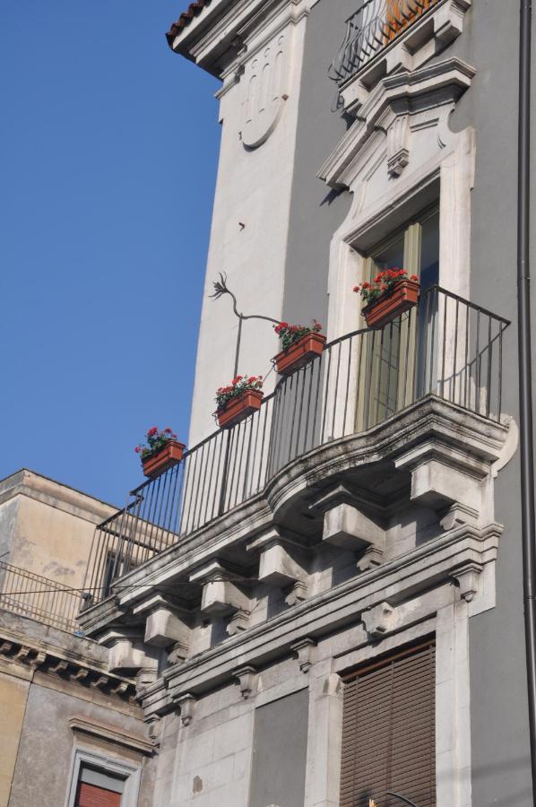 Don Giovanni Charme Apartment Катания Экстерьер фото